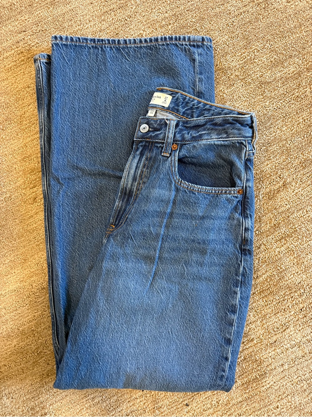 Abercrombie & Fitch High-Rise Curve Live Wide Leg Jeans - Picture 2 of 4